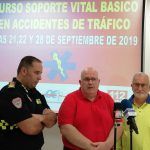 Protección Civil imparte un curso de soporte vital básico en accidentes de tráfico.