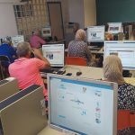 Los participantes del programa URBAN DINAMO realizan un curso online de Introducción a la Informática.