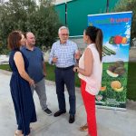 Alcalde de Torre Pacheco y Consejera de Agricultura visitan la empresa Medifruver.