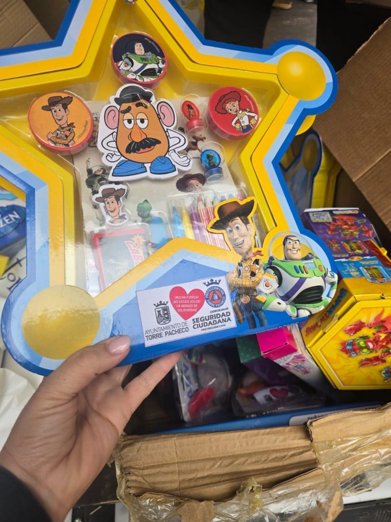 Juguetes y material escolar para niños de Valencia.